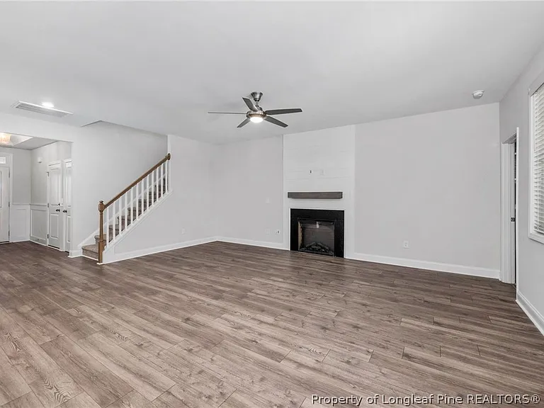 107 Glenwood Ct — Photo 9