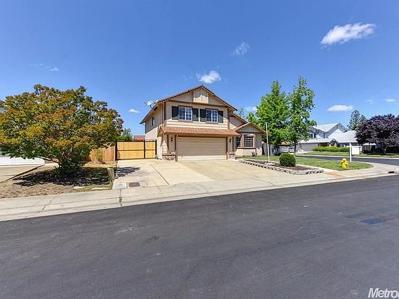 2nd image of 1457 Everett Way