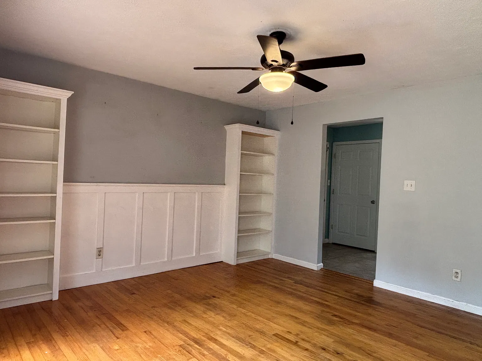 3 bed, $1,600 — Photo 2