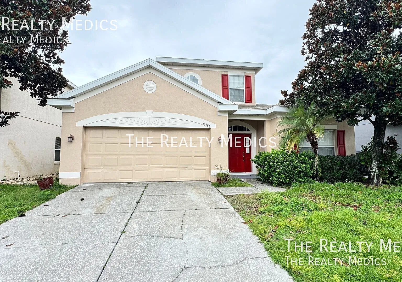 Wonderful Home Near Waterford Lakes Town Center! — Photo 1