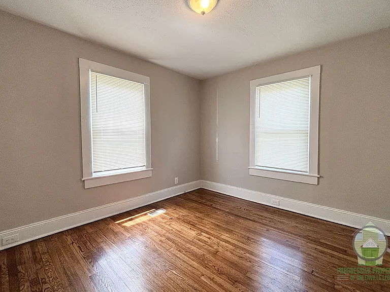 14 Crystal Ave — Photo 9