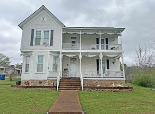 419 Main St, Clifton, TN 38425