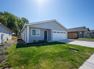 771 NE 16th St, Madras, OR 97741