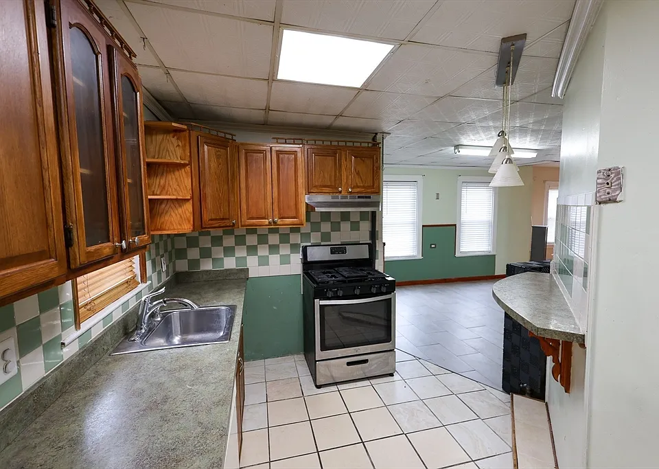 209 W Harvard St #1