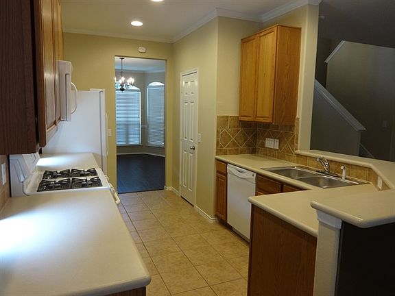 4th image of 2703 Acacia Fair Ln