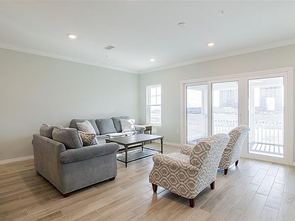 4th image of 14257 Beach Heather Ct