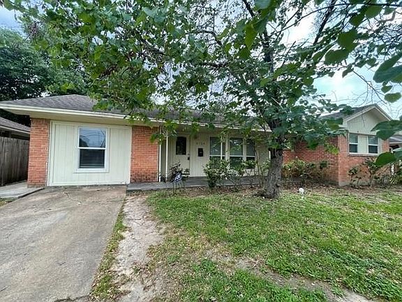 3rd image of 8729 Sandpiper Dr