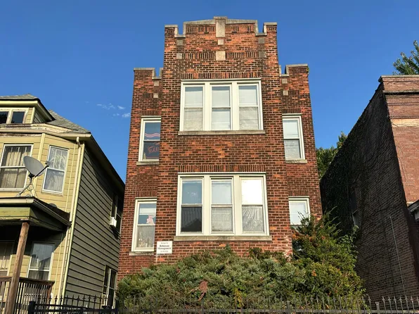 7831 S Burnham Ave, Chicago, IL 60649