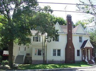 38 Hill St, New Canaan, CT 06840