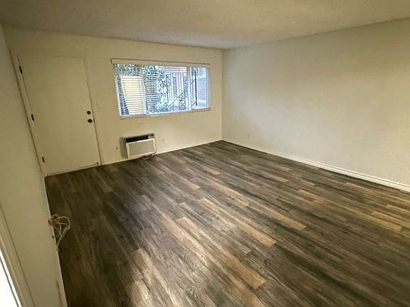 2nd image of 665 W Sierra Madre Blvd #19