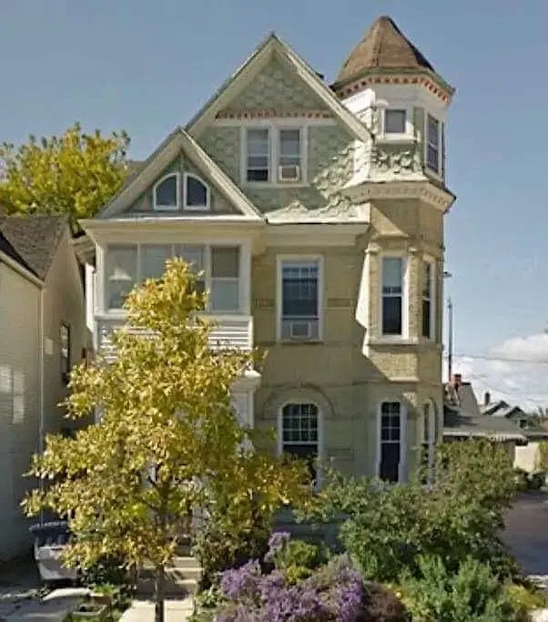 Photo 1 of 27 - 1515 N Cass St #6 - Milwaukee, WI Primary Photo - 1515 N Cass St #6