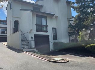 132 Tower Hill Dr, Red Bank, NJ 07701