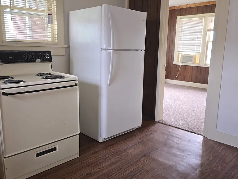 616 E Harrison St — Photo 18