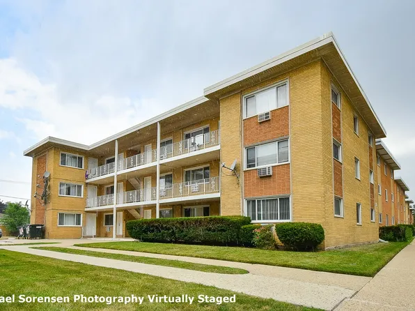 4600 River Rd APT C2, Schiller Park, IL 60176