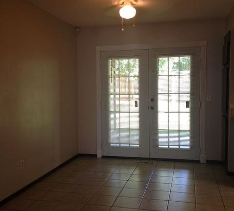 4th image of 9720 S Shartel Ave