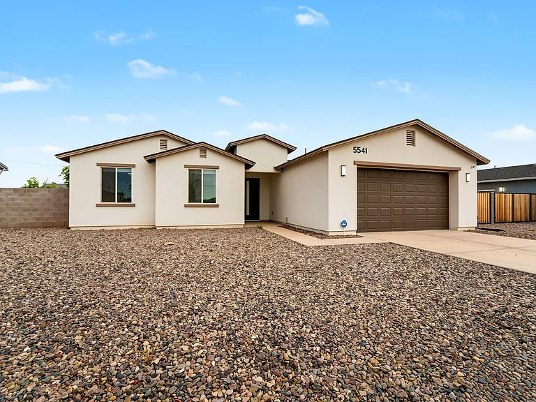 5541 E Santa Rita Dr — Photo 1