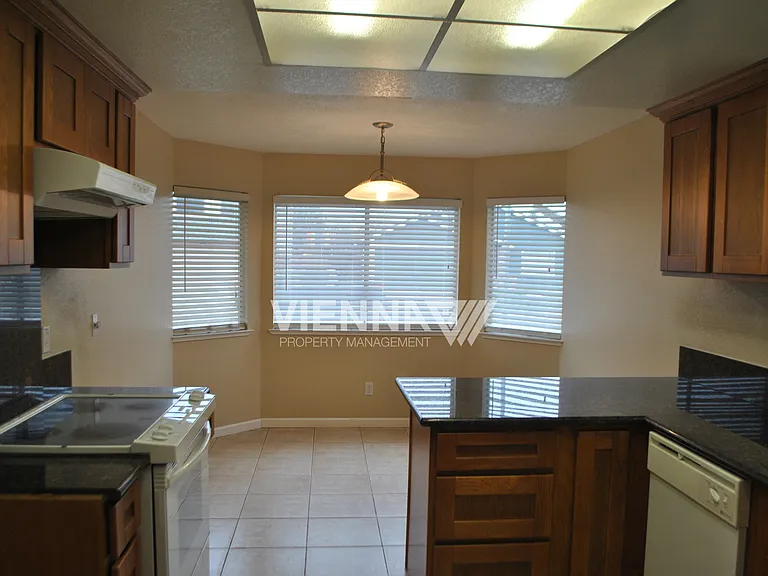 4073 N Country Dr — Photo 3