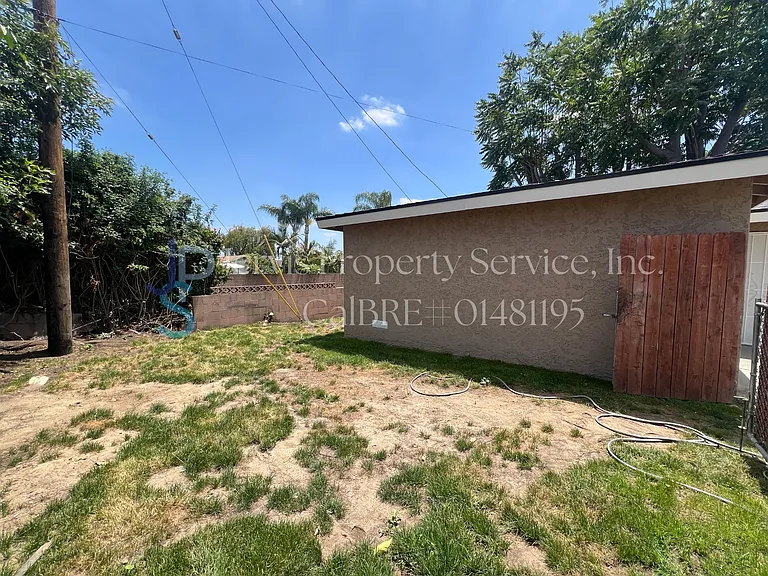 8128 Orange St — Photo 12