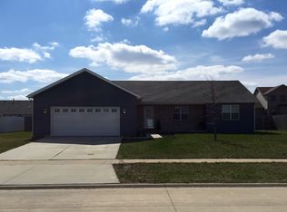 305 Robert Dr, Fisher, IL 61843
