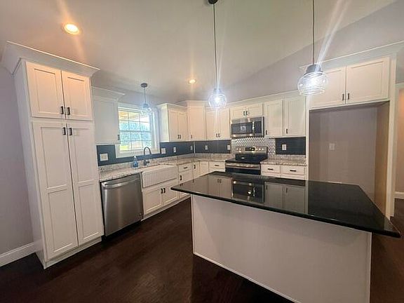 5th image of 53 Old Salem Rd