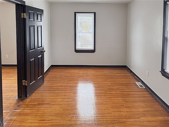 3rd image of 710-712 Jay St #710