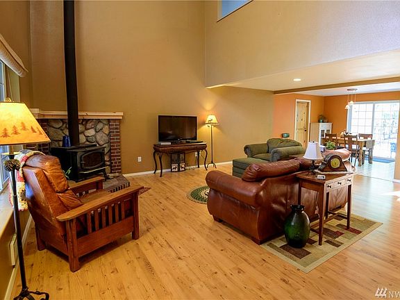 4th image of 61 W Sweetclover Ct