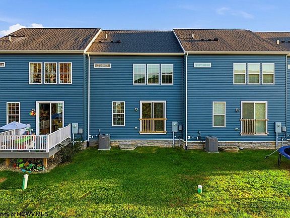 5th image of 33 Dover Ct
