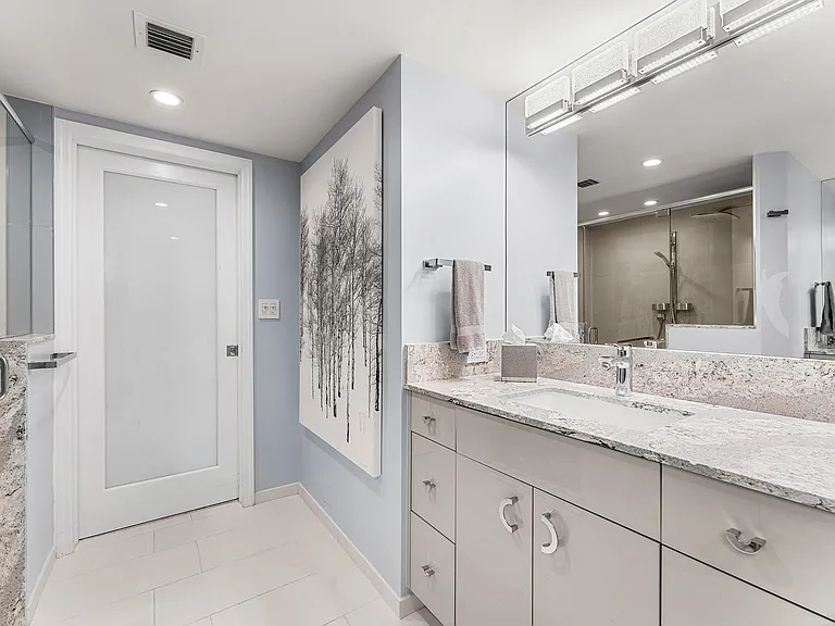 100 SE 5th Ave #410 — Photo 26
