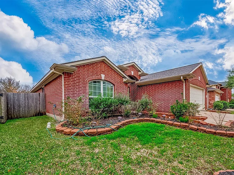 7514 Trail Holw — Photo 2