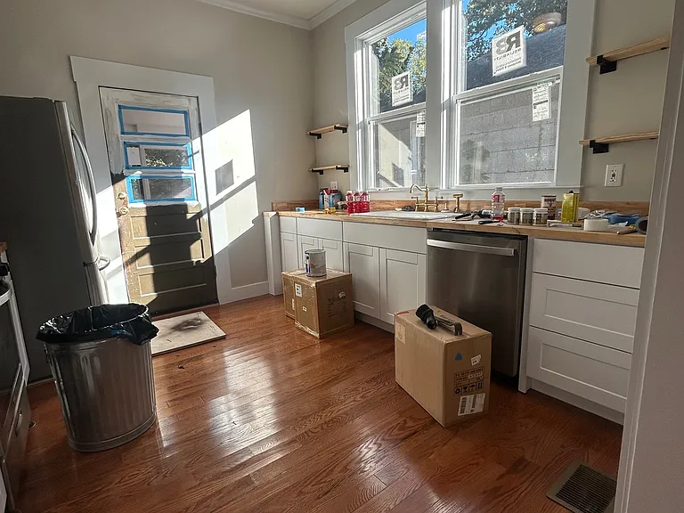 1086 W Hancock Ave — Photo 7