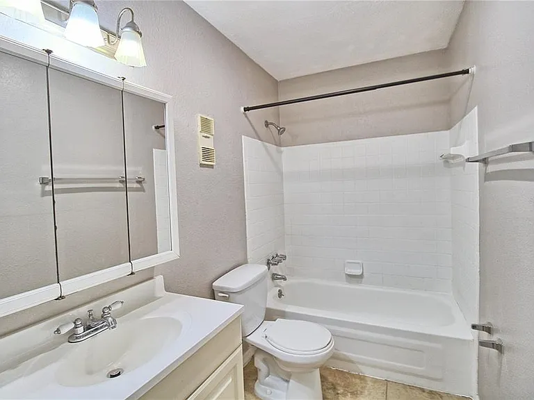 13760 Orange Sunset Dr #201 — Photo 10