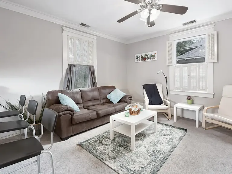 2 Bedroom in Shandon — Photo 7