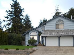 1056 NE 7th Dr, Newport, OR