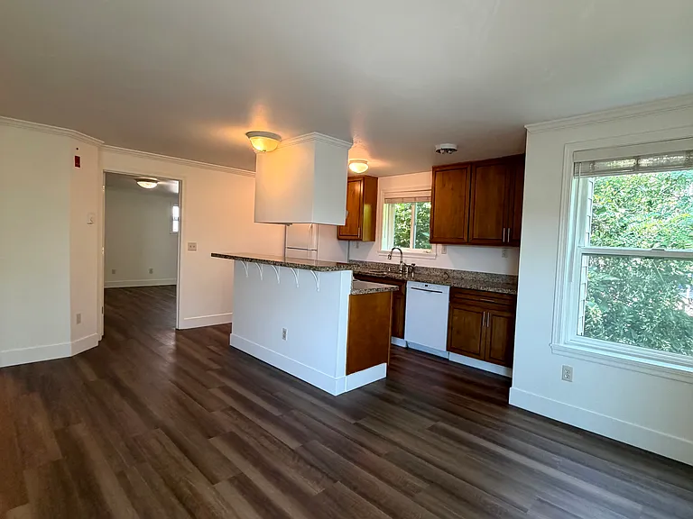 1410 W Raye St #302 — Photo 3