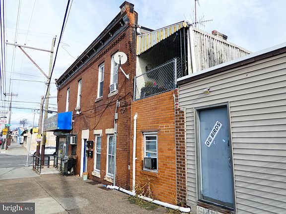 4th image of 300 E Tioga St