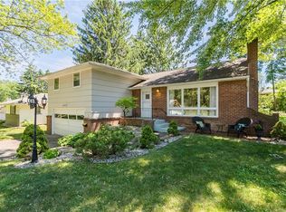 6 Maywood Dr, Rochester, NY 14618