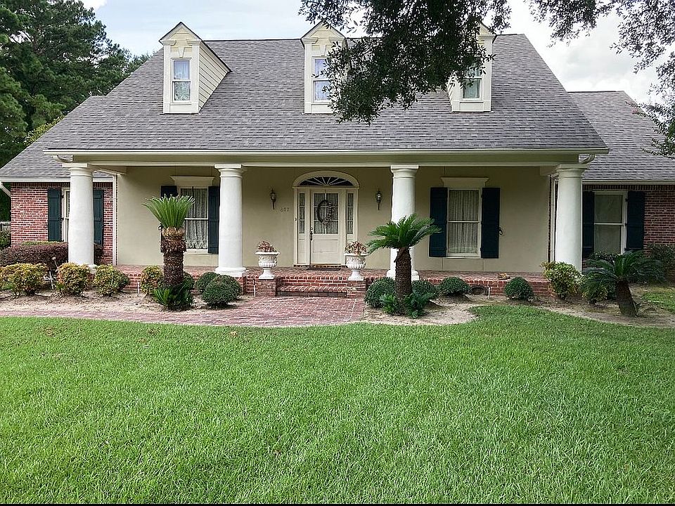 1st image of 817 Woodleigh Dr