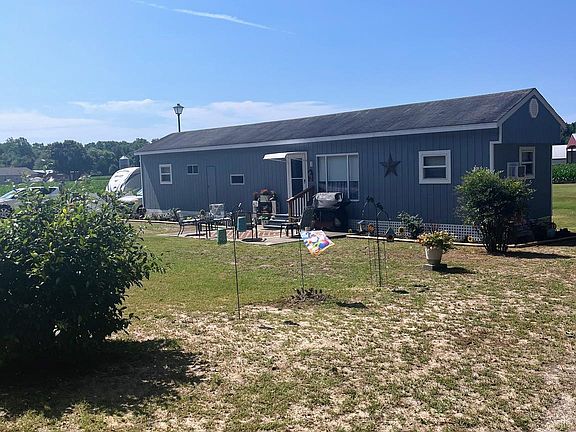 2nd image of 36986 Wells Ln