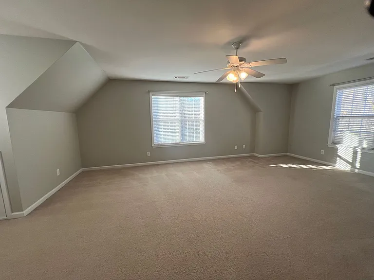 127 Tilton Dr — Photo 9