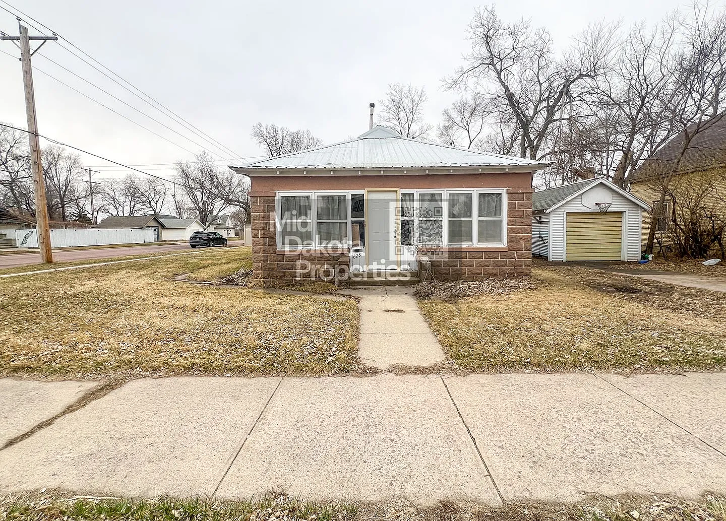 623 E Hanson-3 bedroom house — Photo 1