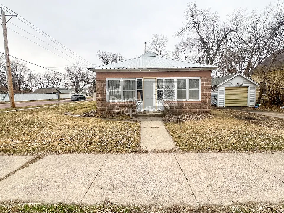 623 E Hanson Ave
