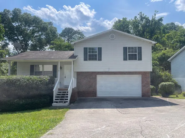 1215 Overton Ln, Knoxville, TN 37923