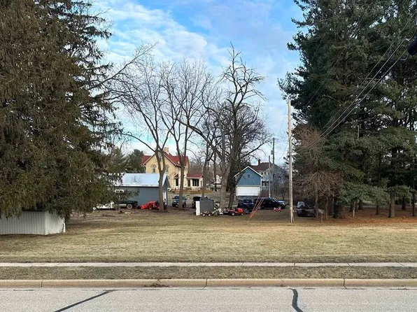 1 Bue St, Deerfield, WI 53531