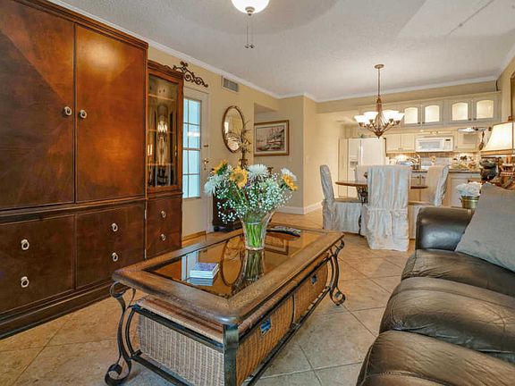 4th image of 526 Waterside Dr