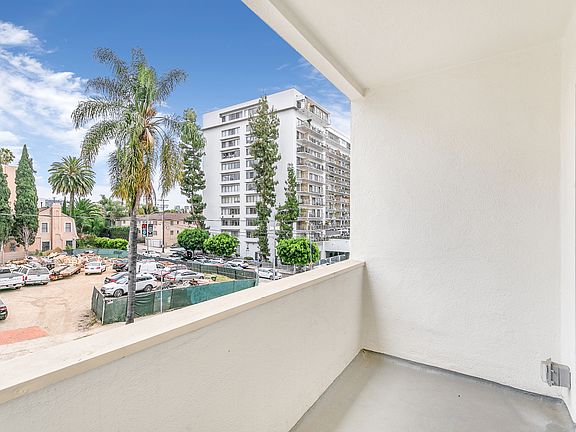 5th image of 6615 Franklin Ave #2B-2Ba-1000Sqft
