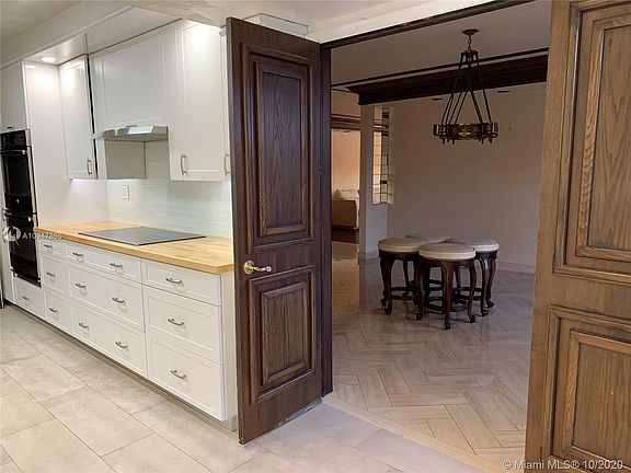 4th image of 5500 Collins Ave APT 402