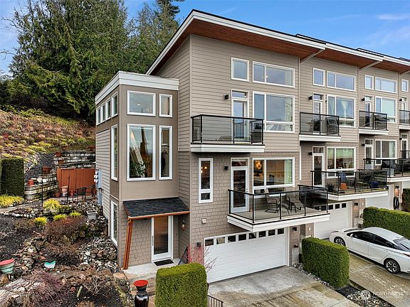 2 Primary Bedrooms, 2.5 Bath and 1920 Sq ft>