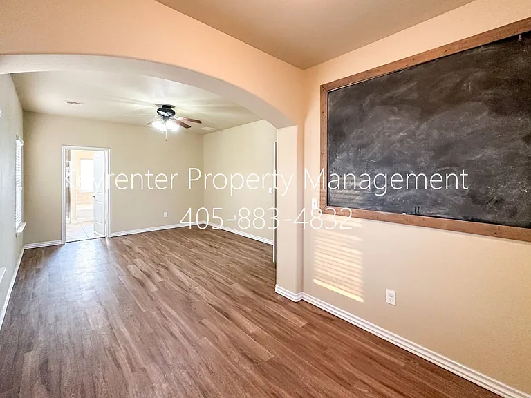 2409 Rosa Cir — Photo 29