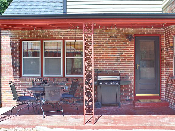 4th image of 3455 Woods Ave