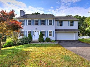 142 Applewood Ln, Naugatuck, CT 06770